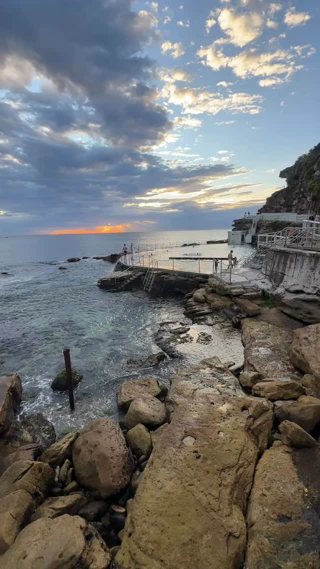 #goodmorning #Bronte #Australia #BronteBeach #feelnewsydney #feelnsw 
#exploreaustralia #Bondi #bondibeach #ilovesydney #seeaustralia #sunrise
#bondilife #seeaustralia #sunriselover #landscapephotography #seascapes  #discoverearth