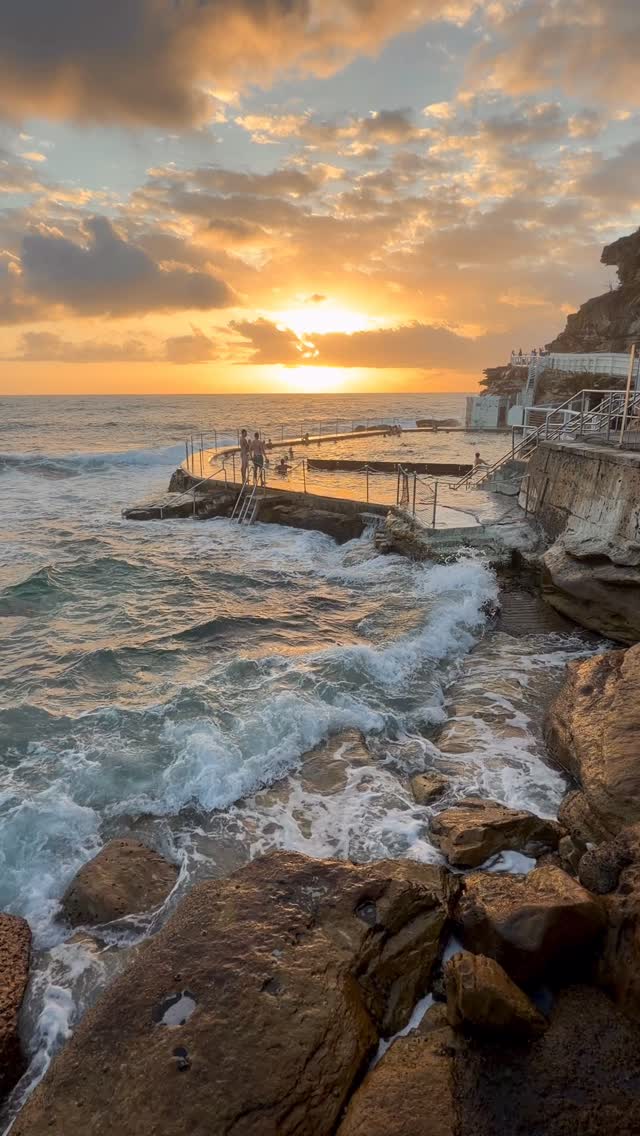 Daily Sunrise at Bronte Beach 🌅