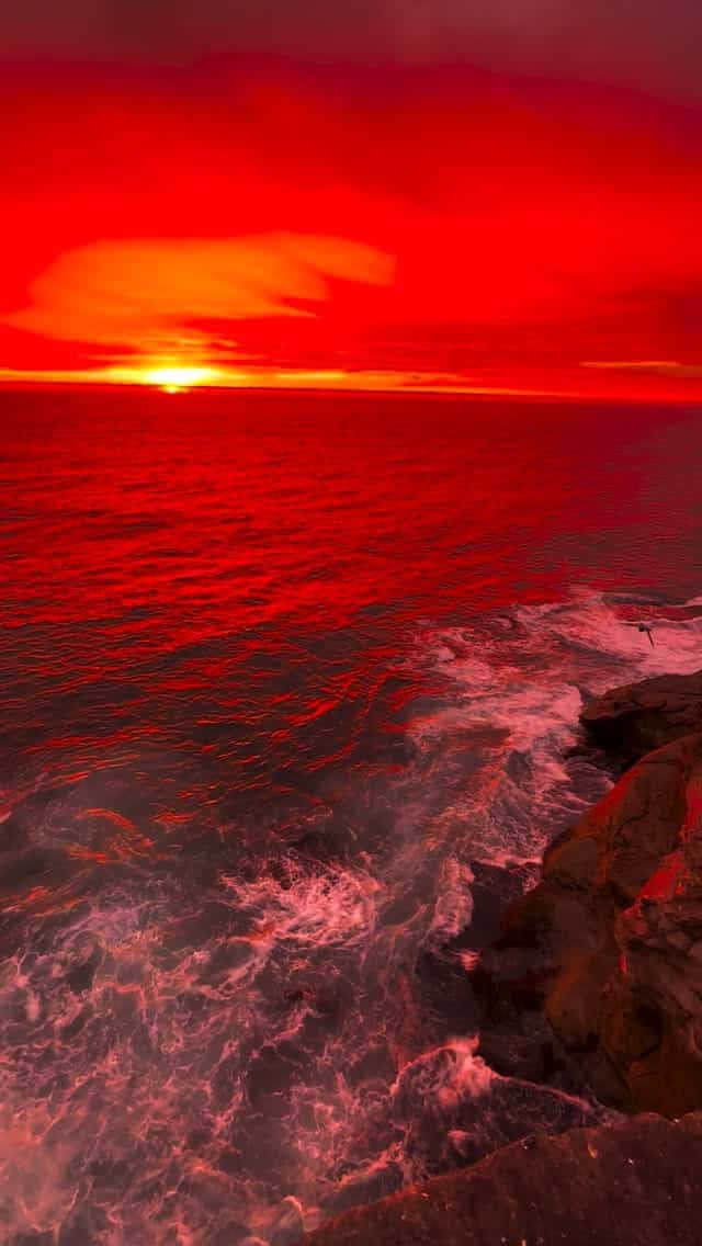 One of those sunrises that makes you stop for a second and just appreciate where you are. Absolute magic 🔥