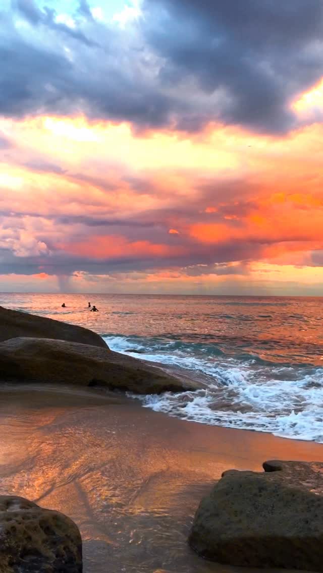 Golden skies and salty air 🫶🏻