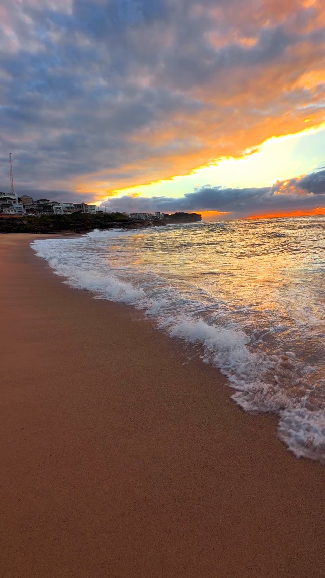 Letting the day start slowly, one wave at a time ❤️