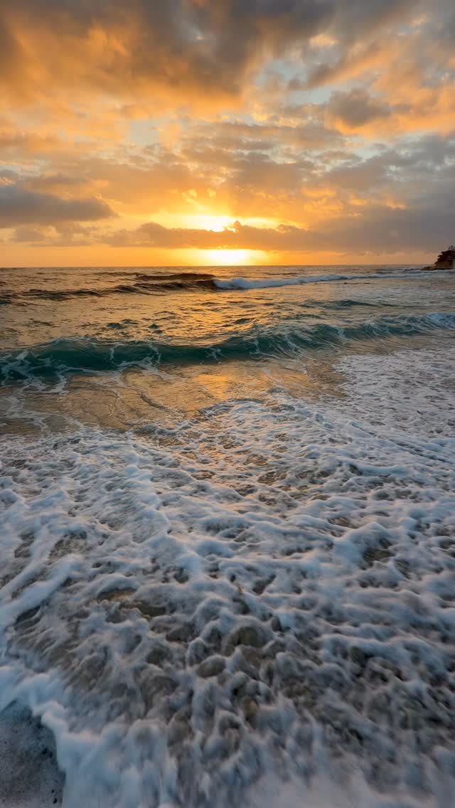 Daily Sunrise at Bronte Beach 🌅