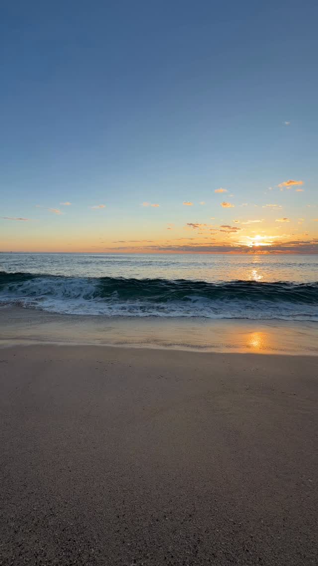 #goodmorning #Bronte #Australia #BronteBeach #feelnewsydney #feelnsw 
#exploreaustralia #Bondi #bondibeach #ilovesydney #seeaustralia #sunrise
#bondilife #seeaustralia #sunriselover #landscapephotography #seascapes  #discoverearth