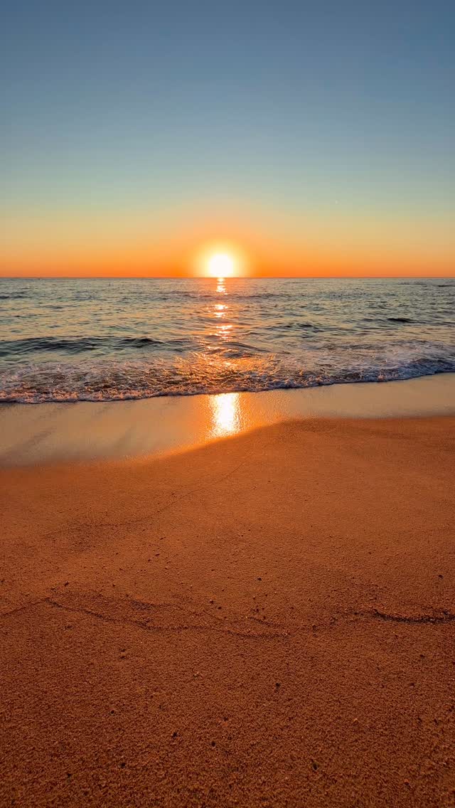 #goodmorning #Bronte #Australia #BronteBeach #feelnewsydney #feelnsw 
#exploreaustralia #Bondi #bondibeach #ilovesydney #seeaustralia #sunrise
#bondilife #seeaustralia #sunriselover #landscapephotography #seascapes  #discoverearth