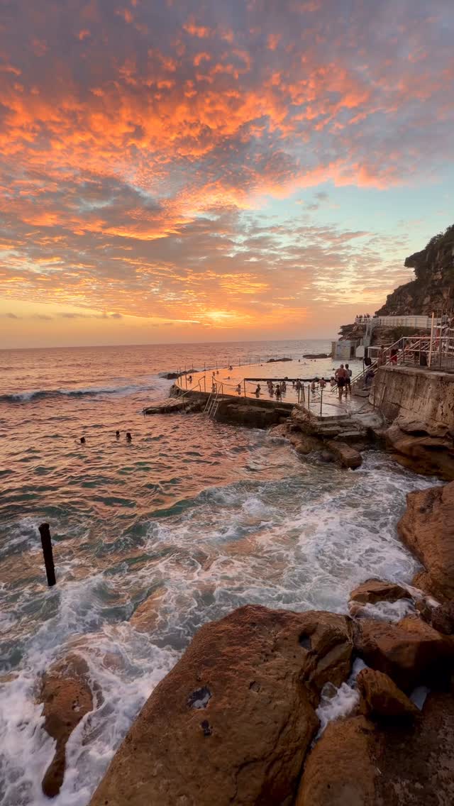 Daily Sunrise at Bronte Beach 🌅