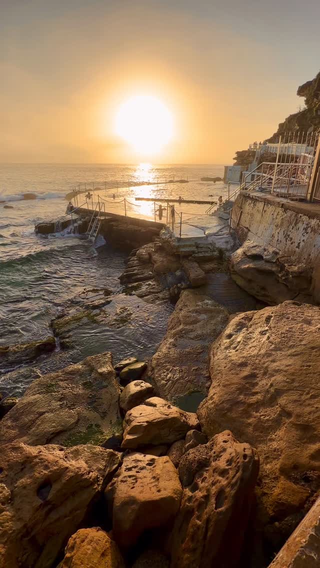 #bestsunrise  #exploreaustralia #bronte #Australia #BronteBeach #feelnewsydney #feelnsw #Bondi #bondibeach #ilovesydney #seeaustralia #sunrise #art #fineartphotography
#sunriselover #landscapephotography #seascapes  #discoverearth #moody #australianphotography #visualarts