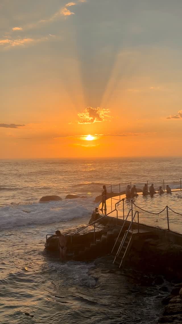 Daily Sunrise at Bronte Beach 🌅