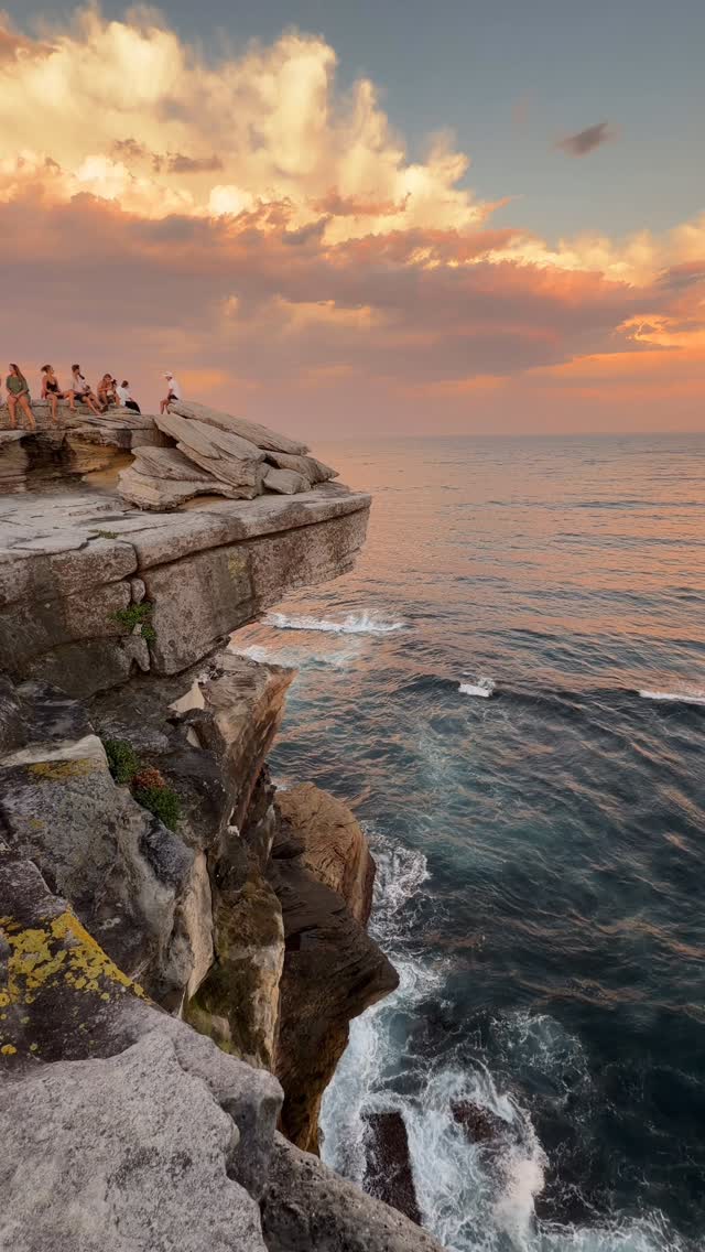 #feelnewsydney #feelnsw 
#exploreaustralia #Bondi #bondibeach #ilovesydney #Bronte #Australia #BronteBeach 
#bondilife #seeaustralia #sunset #sunsetlover #landscapephotography #seascapes
