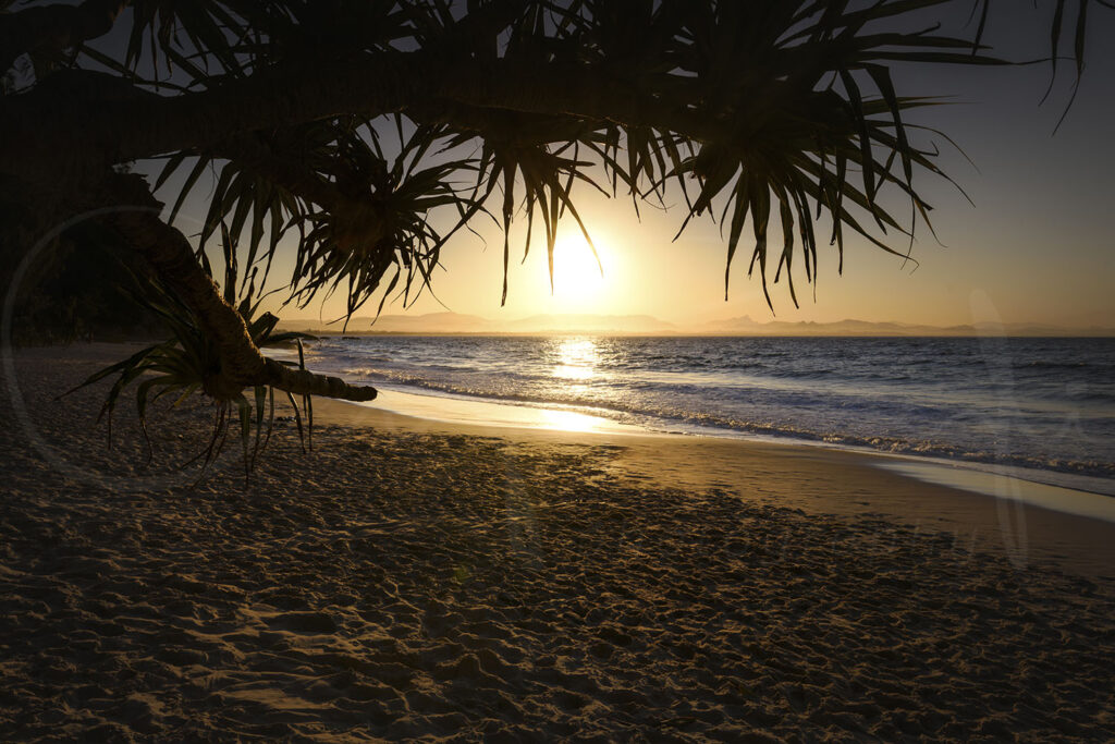 Byron Bay coastal scenery and ocean moments, capturing the natural beauty and atmosphere of Australia’s easternmost point.