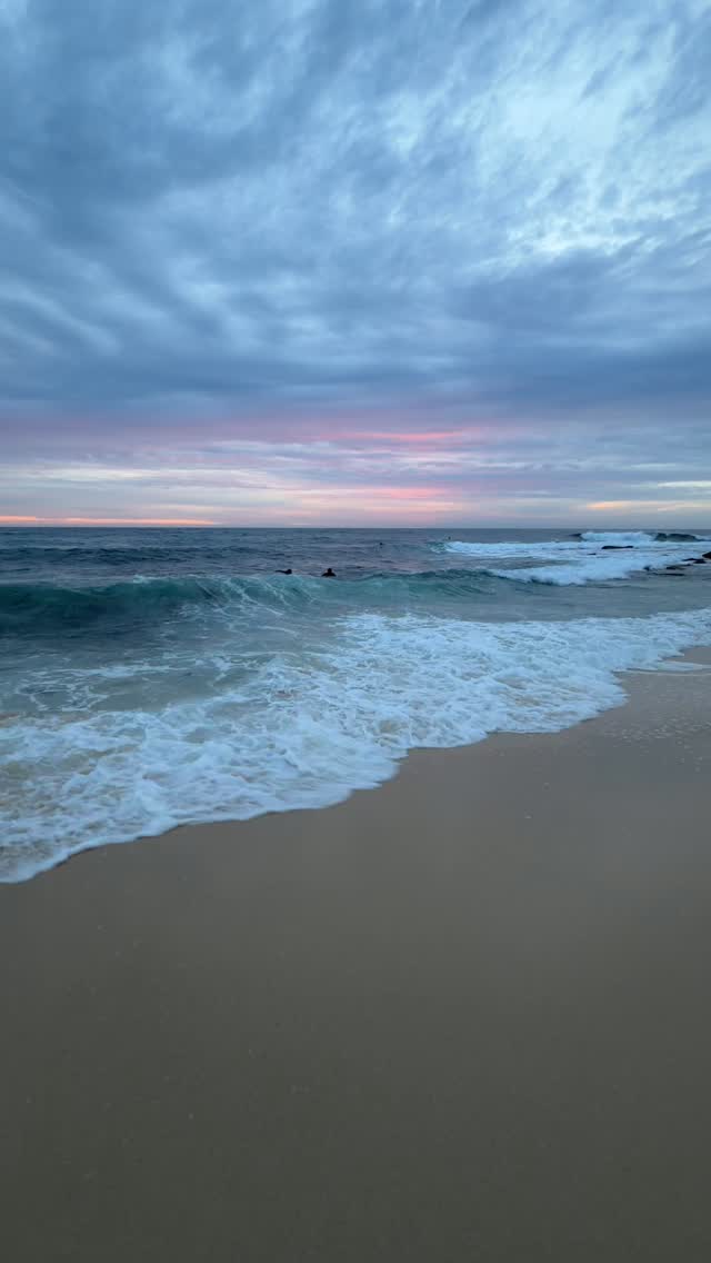 #goodmorning #Bronte #Australia #BronteBeach #feelnewsydney #feelnsw 
#exploreaustralia #Bondi #bondibeach #ilovesydney #seeaustralia #sunrise
#bondilife #seeaustralia #sunriselover #landscapephotography #seascapes  #discoverearth