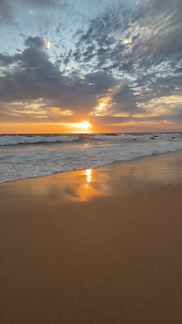 #goodmorning #Bronte #Australia #BronteBeach #feelnewsydney #feelnsw 
#exploreaustralia #Bondi #bondibeach #ilovesydney #seeaustralia #sunrise
#bondilife #seeaustralia #sunriselover #landscapephotography #seascapes  #discoverearth