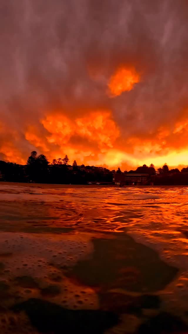 #feelnsw 
#exploreaustralia #Australia 
#seeaustralia #sunset #sunsetlover #landscapephotography #seascapes
 #Bondi #bondibeach #ilovesydney #Bronte #BronteBeach #feelnewsydney #bondilife