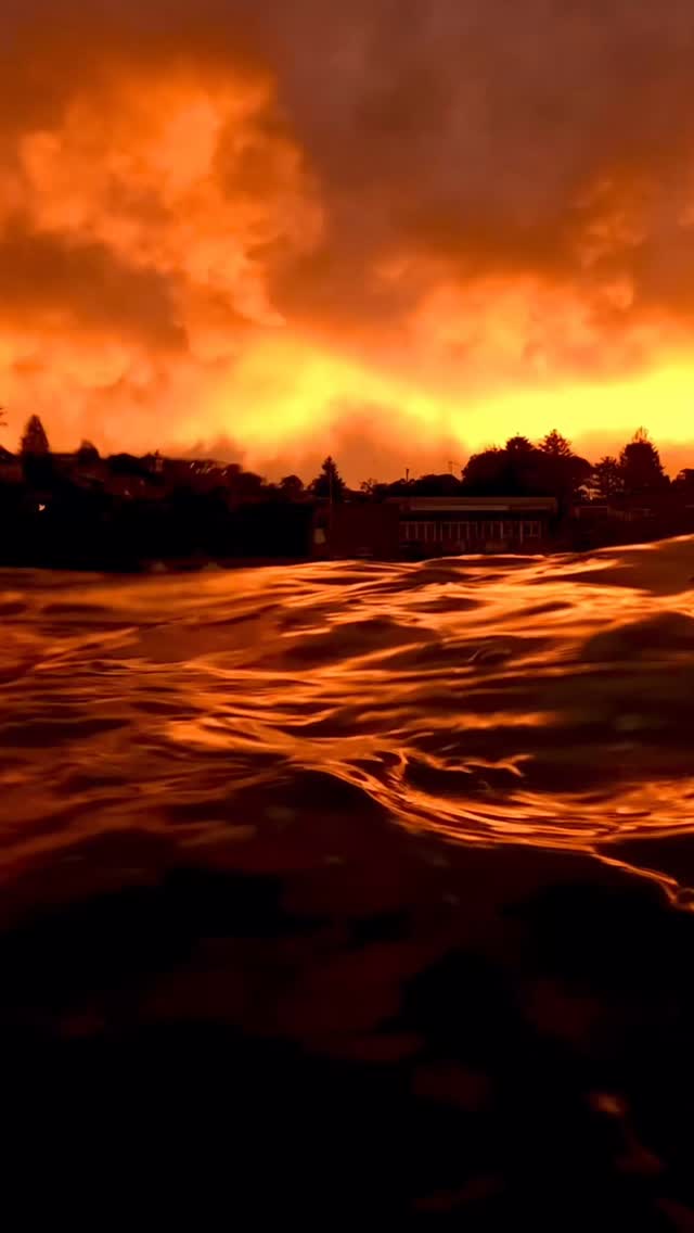 #exploreaustralia #bronte #Australia #BronteBeach #feelnewsydney #feelnsw #Bondi #bondibeach #ilovesydney #seeaustralia #sunrise #art #fineartphotography
#sunriselover #landscapephotography #seascapes  #discoverearth #moody #australianphotography #visualarts