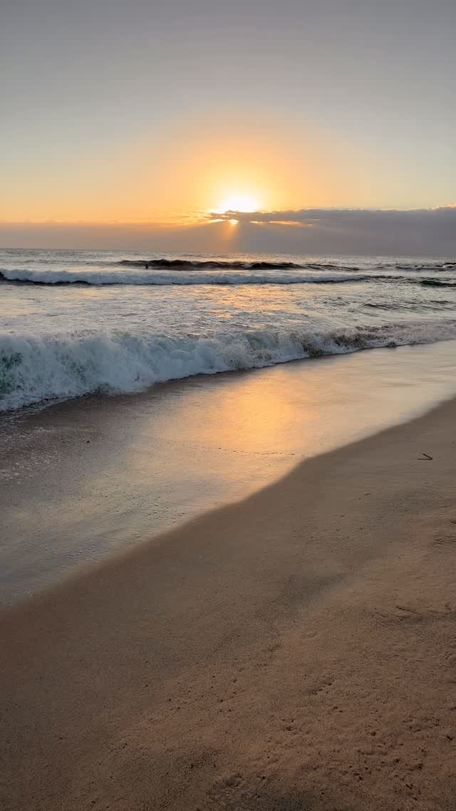 #bestsunrise  #exploreaustralia #bronte #Australia #BronteBeach #feelnewsydney #feelnsw #Bondi #bondibeach #ilovesydney #seeaustralia #sunrise #art #fineartphotography
#sunriselover #landscapephotography #seascapes  #discoverearth #moody #australianphotography #visualarts
