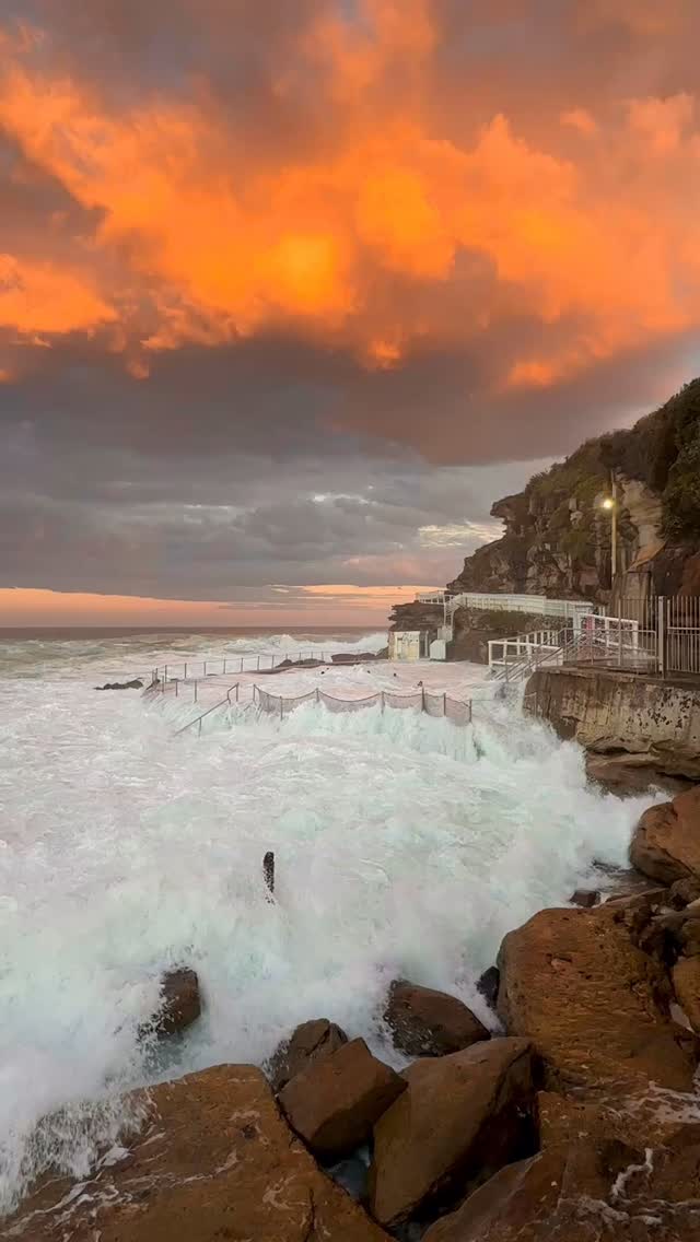 Another unreal sunset over Bronte 🙌🏼