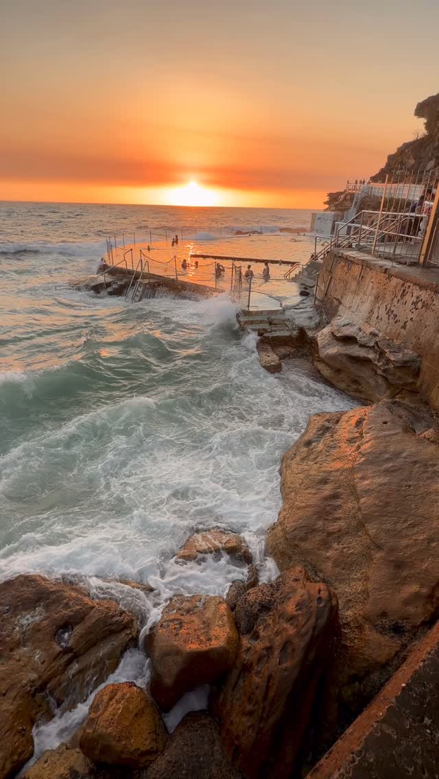 Daily Sunrise at Bronte Beach 🌅