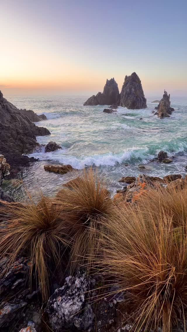#goodmorning #camelrock #Australia #bermagui #feelnsw 
#exploreaustralia #seeaustralia #sunrise
#seeaustralia #sunriselover #landscapephotography #seascapes  #discoverearth