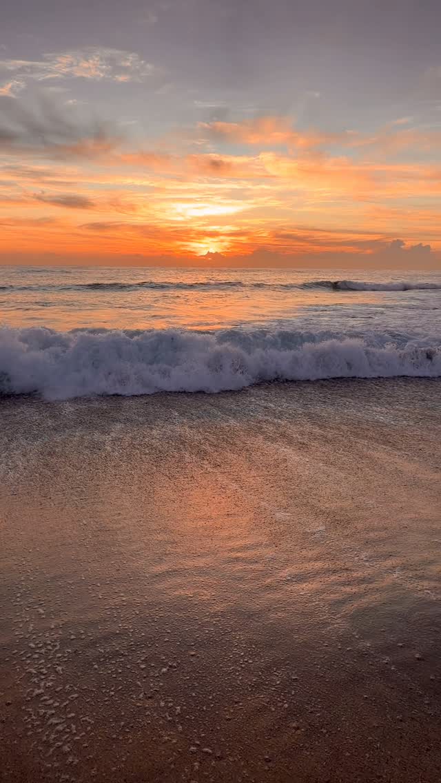 #goodmorning #Bronte #Australia #BronteBeach #feelnewsydney #feelnsw 
#exploreaustralia #Bondi #bondibeach #ilovesydney #seeaustralia #sunrise
#bondilife #seeaustralia #sunriselover #landscapephotography #seascapes  #discoverearth