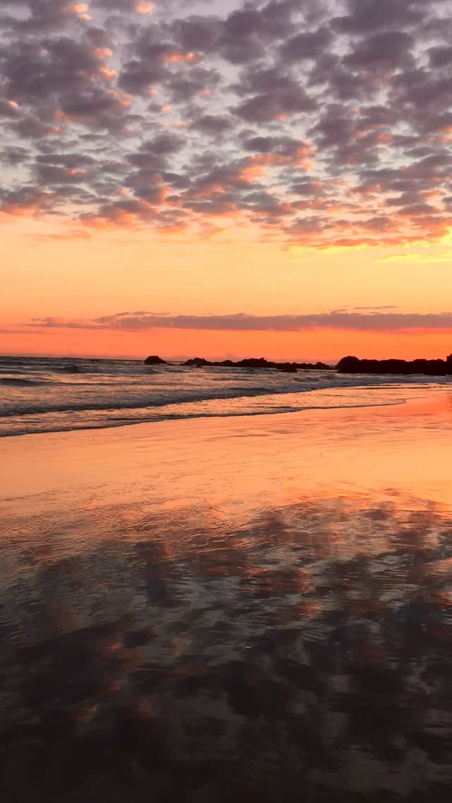 #goodmorning #Byron #Australia #byronbay #feelnewsydney #feelnsw 
#exploreaustralia #seeaustralia #sunrise
#seeaustralia #sunriselover #landscapephotography #seascapes  #discoverearth