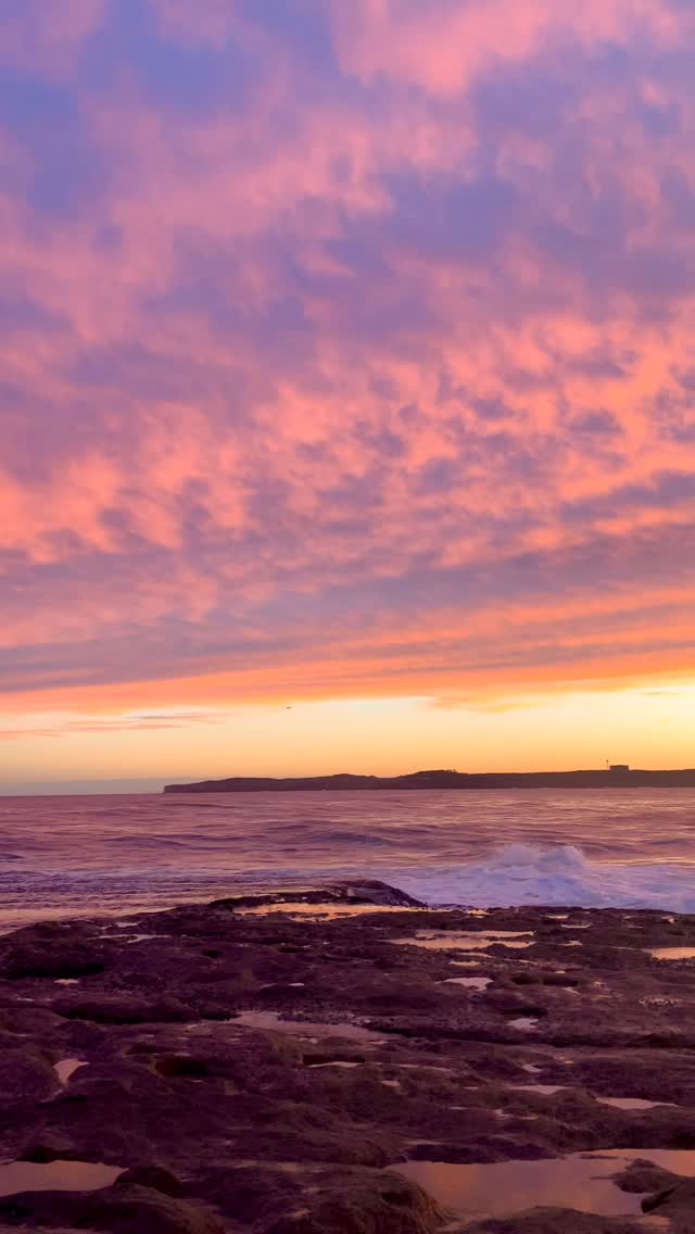 #feelnewsydney #feelnsw 
#exploreaustralia #Bondi #bondibeach #ilovesydney #Bronte #Australia #BronteBeach 
#bondilife #seeaustralia #sunset #sunsetlover #landscapephotography #seascapes