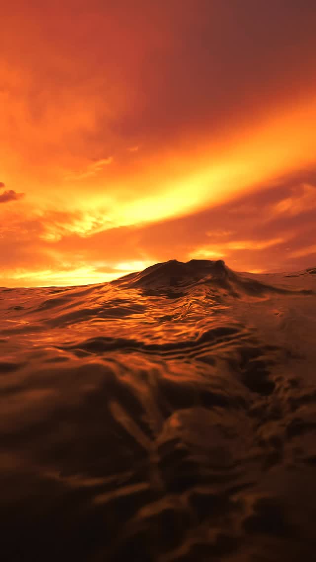 Soft waves and a burning Bondi sky 🔥