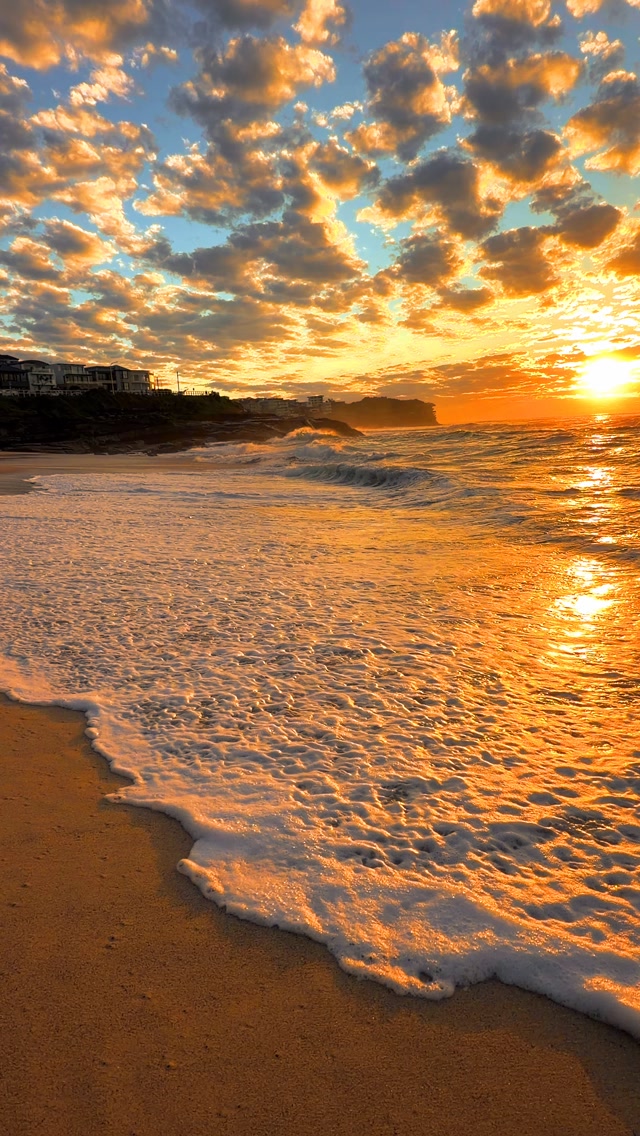 Do sunrises get any better than this 🔥