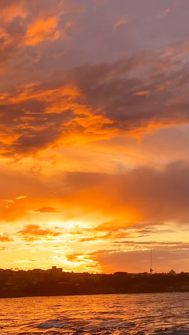 Another unreal sunset over Bondi 🙌🏼