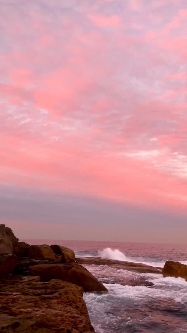 Sunset magic at Tamarama 🙌🏼