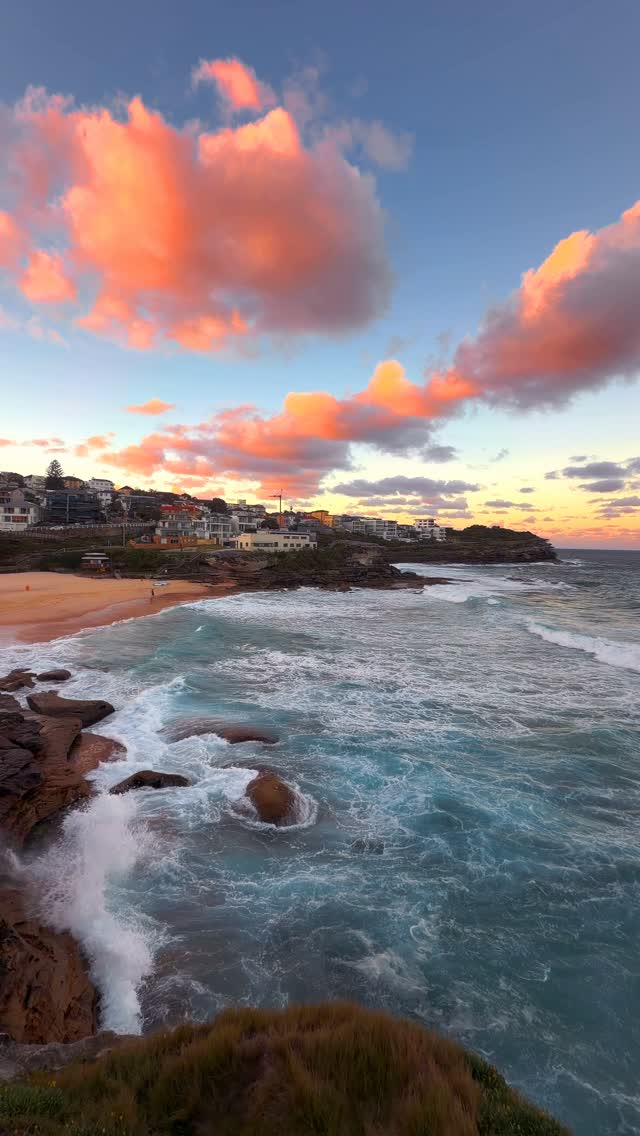 No matter how many times, Sydney sunsets never get old 🌅