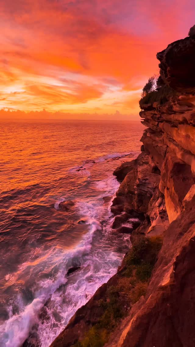 #bestsunrise  #exploreaustralia #bronte #Australia #BronteBeach #feelnewsydney #feelnsw #Bondi #bondibeach #ilovesydney #seeaustralia #sunrise #art #fineartphotography
#sunriselover #landscapephotography #seascapes  #discoverearth #moody #australianphotography #visualarts