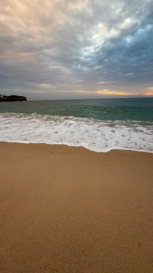 #goodmorning #Bronte #Australia #BronteBeach #feelnewsydney #feelnsw 
#exploreaustralia #Bondi #bondibeach #ilovesydney #seeaustralia #sunrise
#bondilife #seeaustralia #sunriselover #landscapephotography #seascapes  #discoverearth
