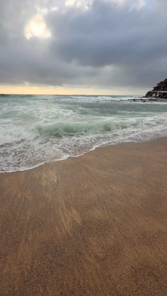 Daily Sunrise at Bronte Beach 🌊