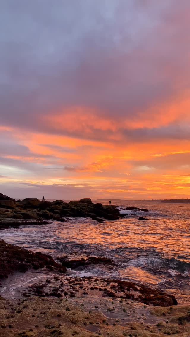 Ending the day the Bondi way 🔥

#seeaustralia #sunset #sydney #bondibeach