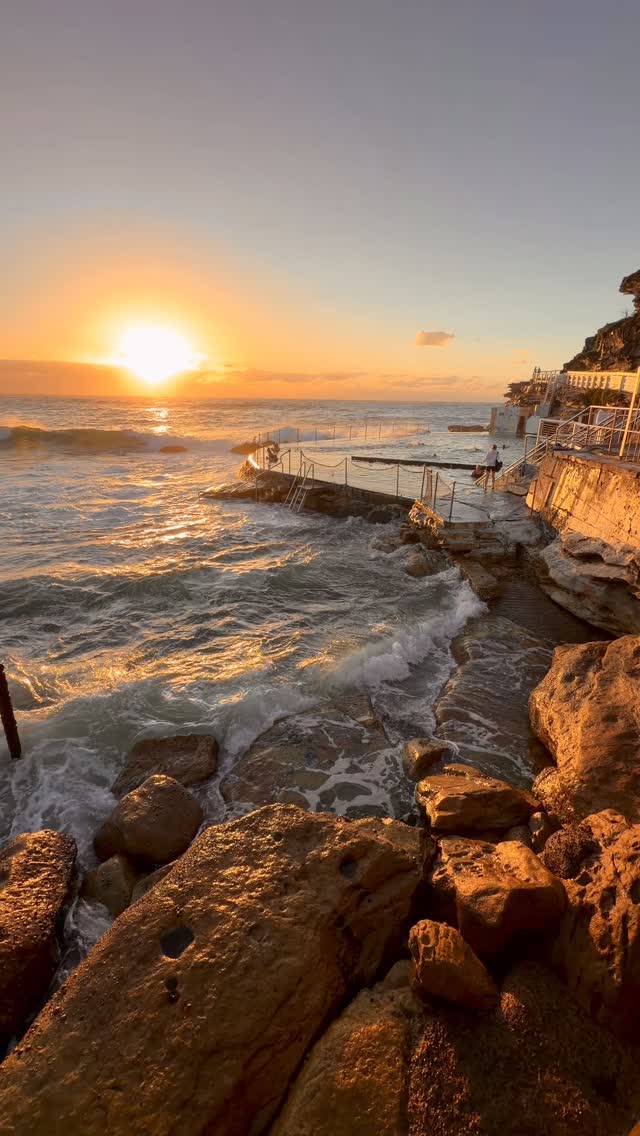 A little piece of Bronte every day 💛

#brontebeach