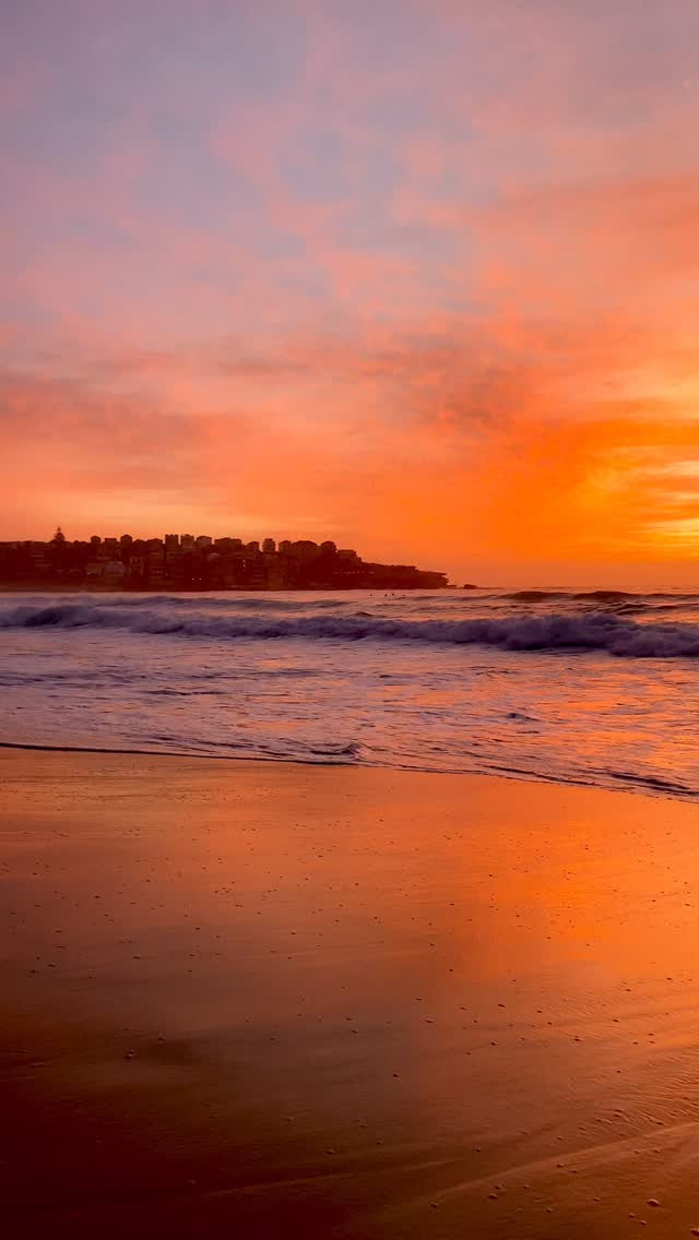 Would you wake up early for a sunrise like this?