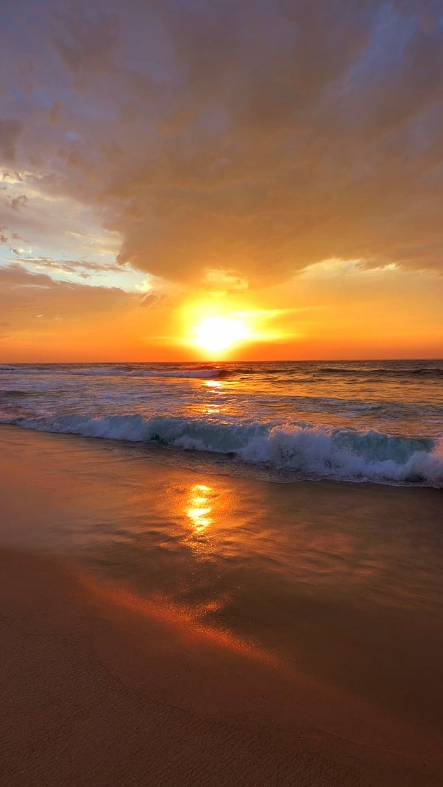 Starting the day where the light first touches the water 💛