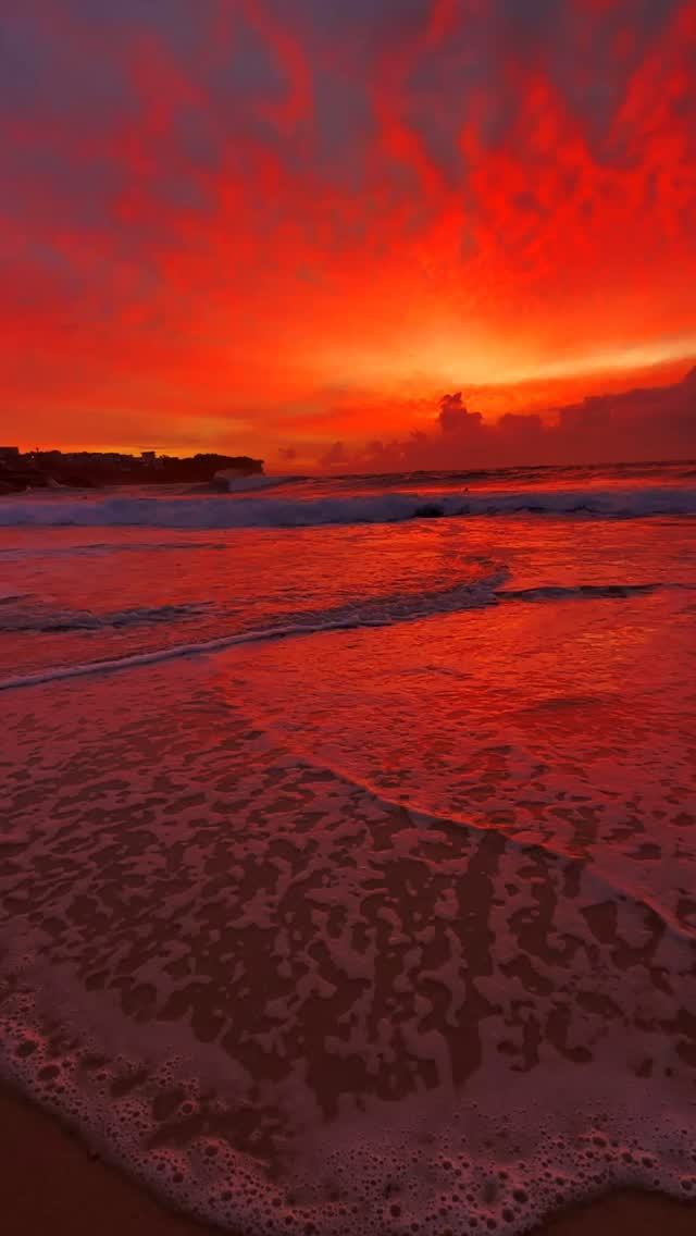 One of those sunrises that makes you stop for a second and just appreciate where you are. Absolute magic ❤️