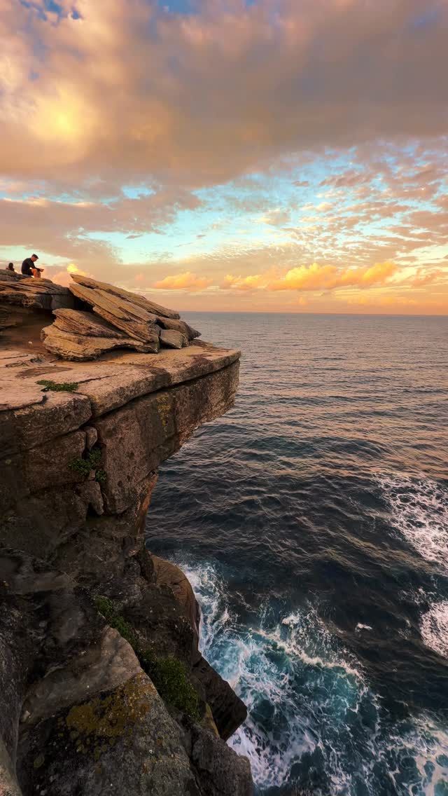 No matter how many times, Sydney sunsets never get old 🌅