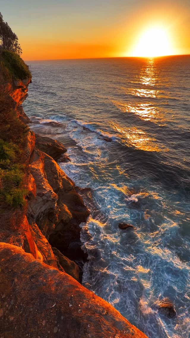 The best mornings begin by the sea 💛