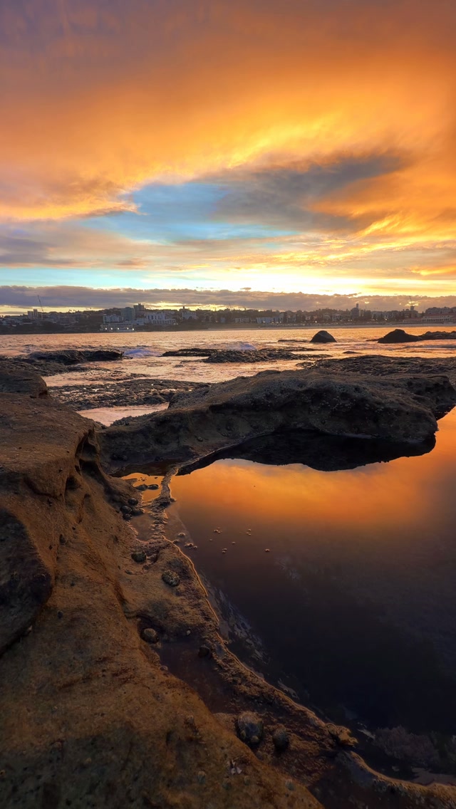 Another unreal sunset over Bondi 🙌🏼