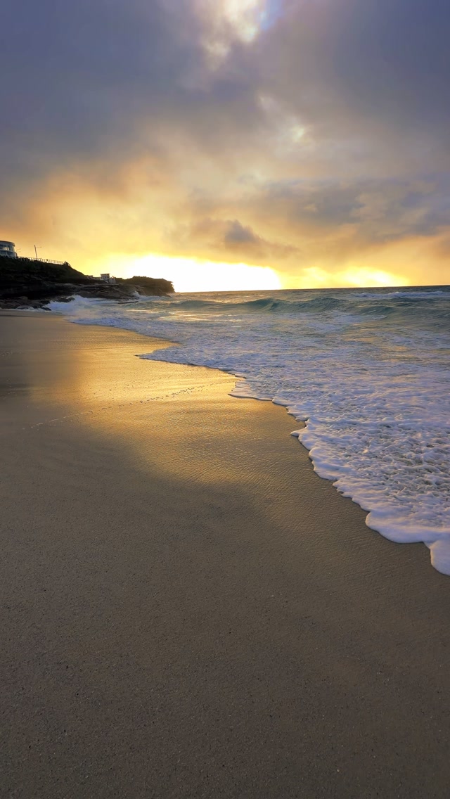 Nothing beats the first light of the day 💛