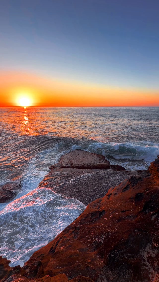 Daily Sunrise at Bronte Beach 💛